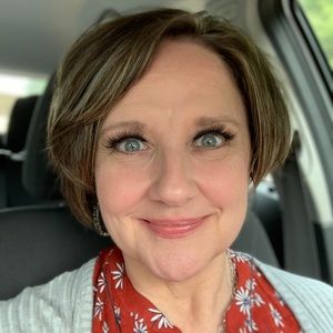 Meet your Posher, Rona